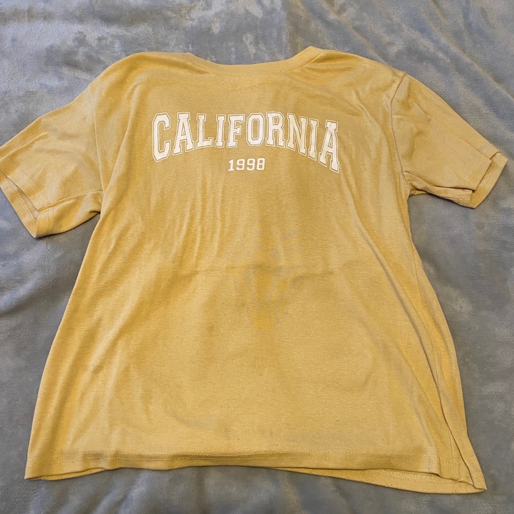 A yellow Cali tshirt